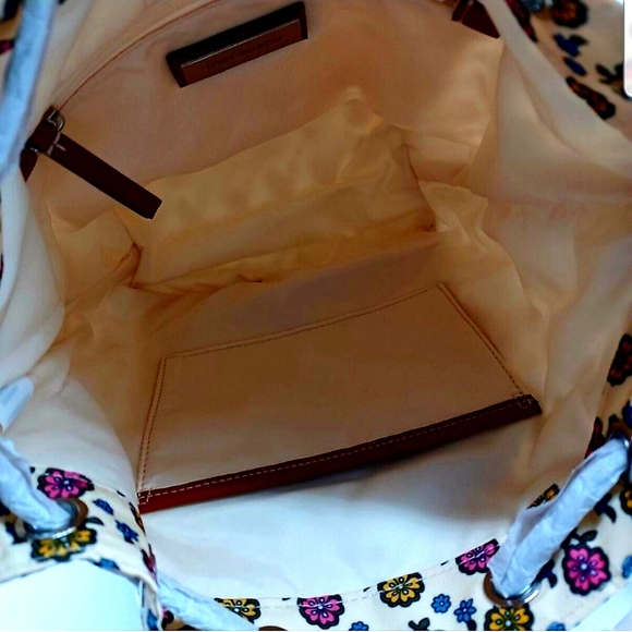 🎀NWT Tory Burch Virginia Printed Mini Bucket Bag.Color: Ivory Floral Daisy💖 - Picture 7 of 9